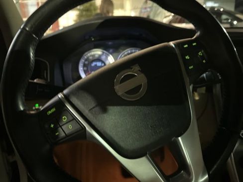 Used 2012 Volvo S60 T5 image 2