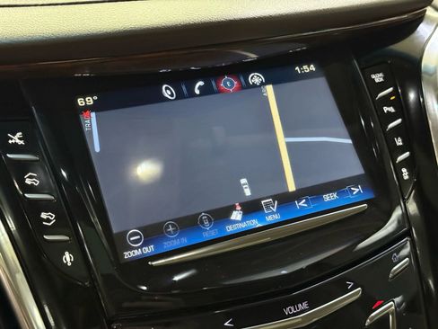 Used 2015 Cadillac Escalade Premium image 30