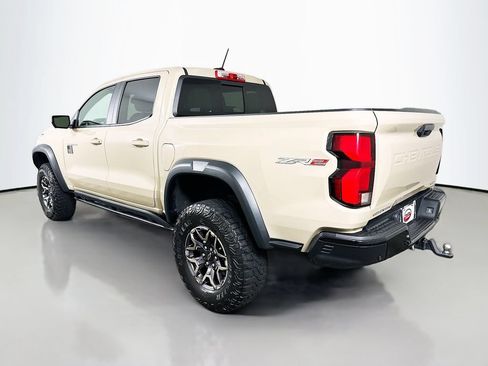 Used 2024 Chevrolet Colorado ZR2 w/ Technology Package AWD/4WD image 7