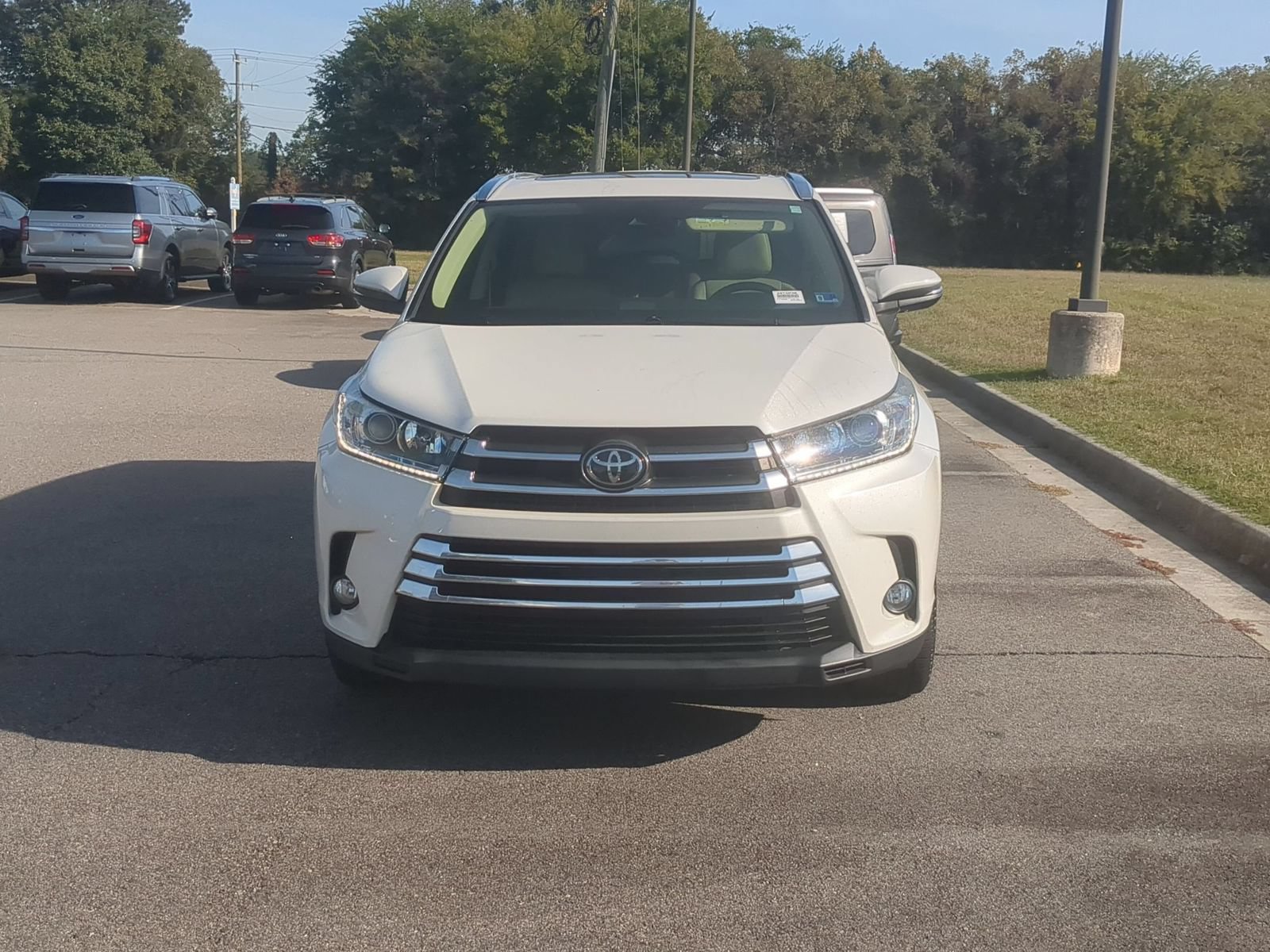 Used 2017 Toyota Highlander Limited AWD/4WD image 8