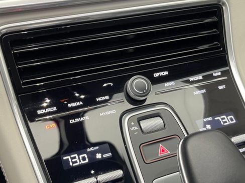 Used 2019 Porsche Panamera 4 image 19