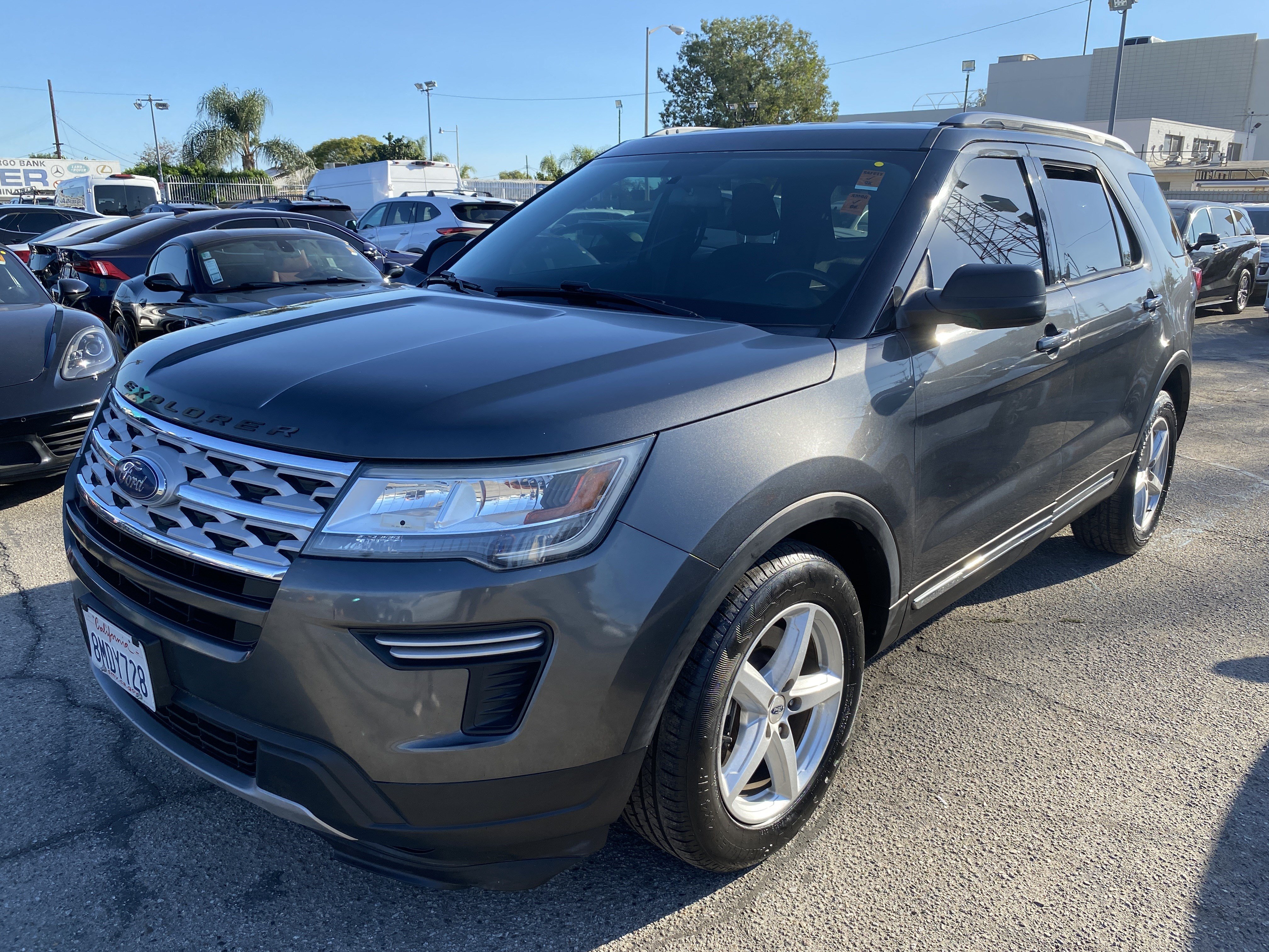 Used 2019 Ford Explorer XLT FWD image 2