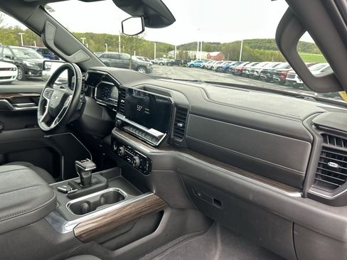 Used 2023 Chevrolet Silverado 1500 RST w/ Z71 Off-Road Package AWD/4WD image 17