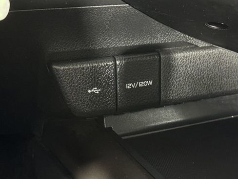 Used 2024 Toyota Camry SE image 19