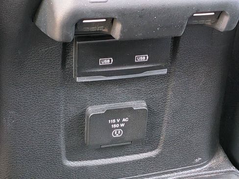 Used 2021 Jeep Wrangler Unlimited Rubicon w/ Cold Weather Group AWD/4WD image 34