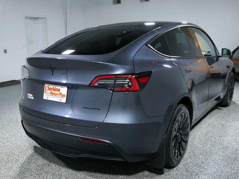 Used 2023 Tesla Model Y AWD image 7
