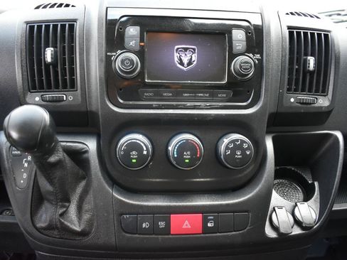 Used 2021 RAM ProMaster 2500 w/ Convenience Group FWD image 15