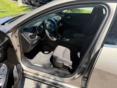 Used 2022 Chevrolet Malibu LS w/ LPO, Floor Liner Package FWD image 12