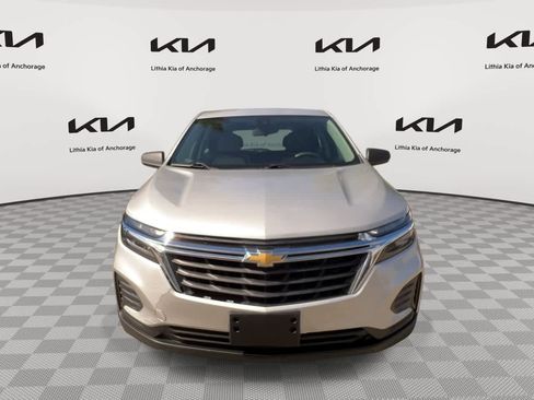 Used 2022 Chevrolet Equinox LS w/ Driver Confidence II Package AWD/4WD image 3