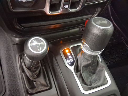 Used 2021 Jeep Wrangler Unlimited Islander image 14