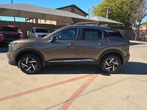 New 2026 Nissan Kicks SV w/ SV Premium Package FWD image 6