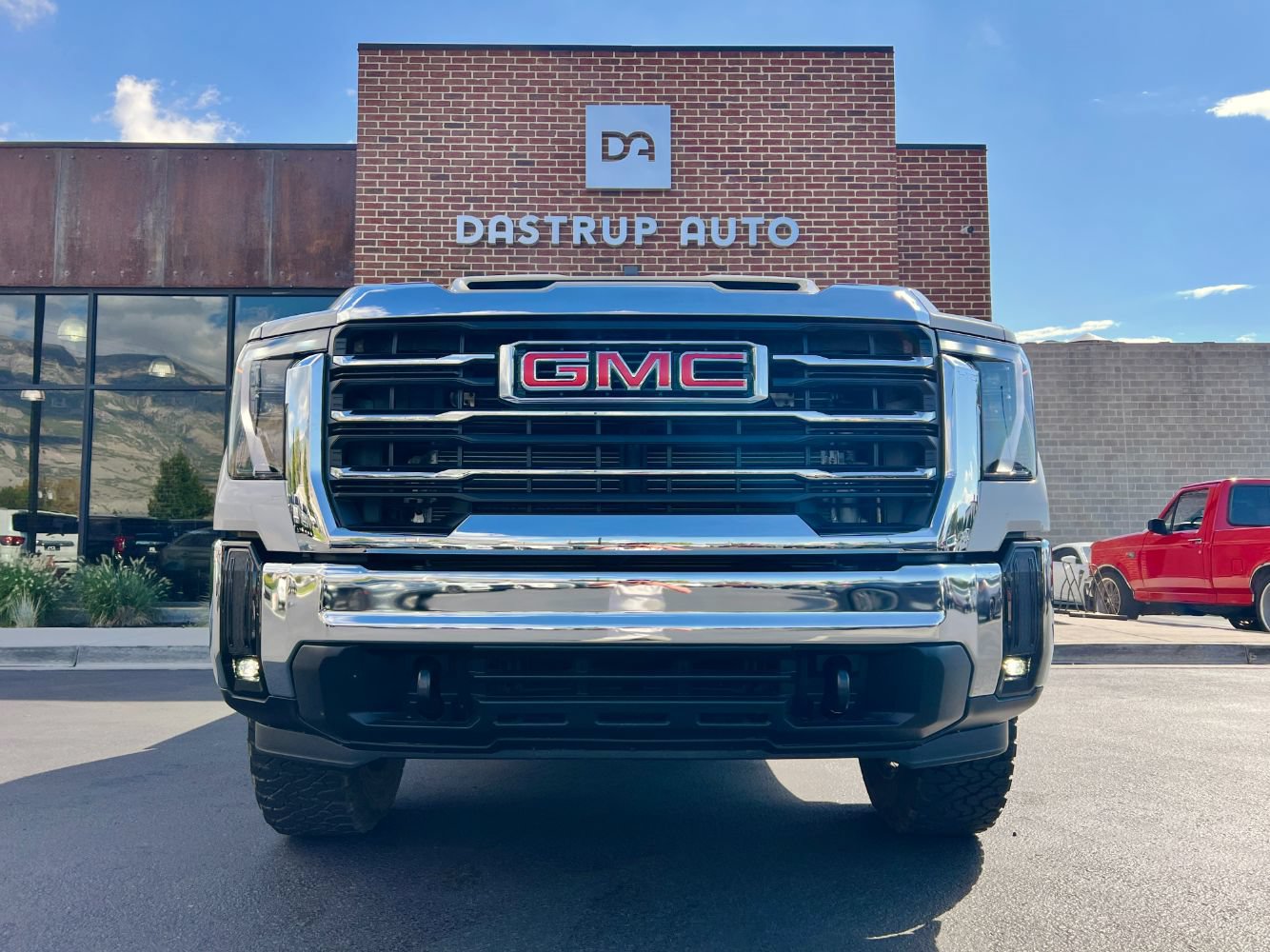 Used 2026 GMC Sierra 2500 SLE AWD/4WD image 2