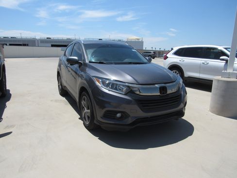 Used 2022 Honda HR-V EX image 2