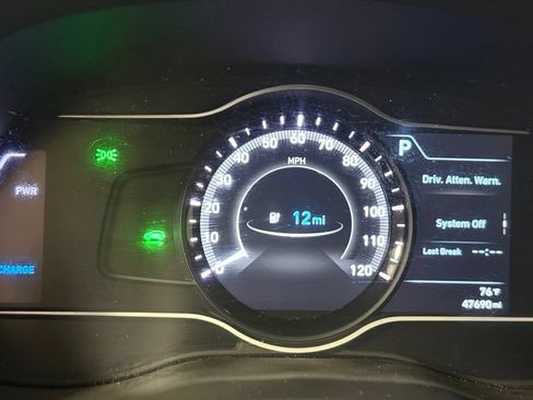 Used 2021 Hyundai Kona Limited w/ Cargo Package FWD image 13