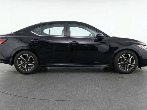 Used 2025 Nissan Sentra SV FWD image 11