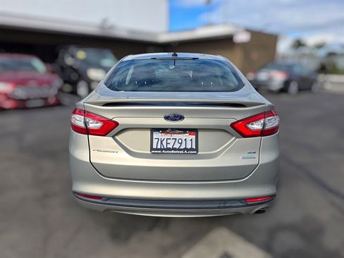 Used 2015 Ford Fusion SE w/ Equipment Group 201A image 10