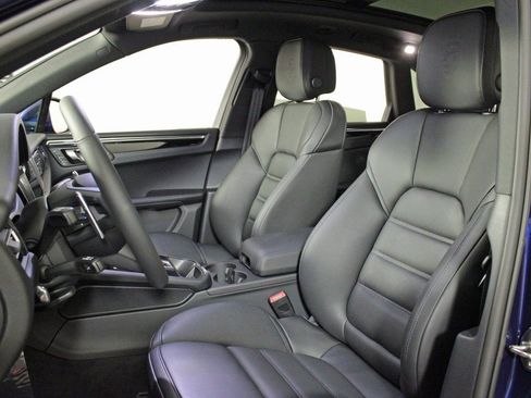 Certified 2026 Porsche Macan image 5