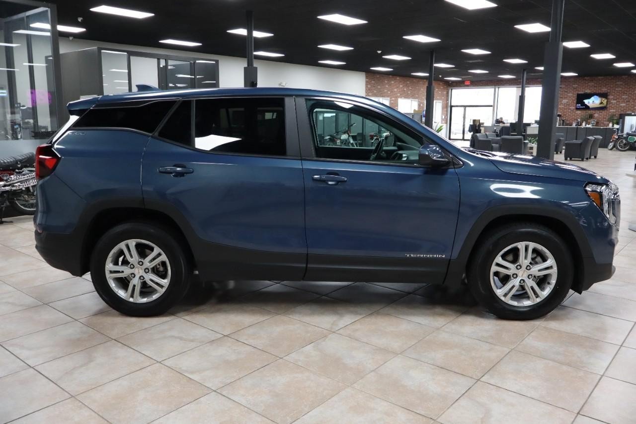 Used 2024 GMC Terrain SLE AWD/4WD image 6