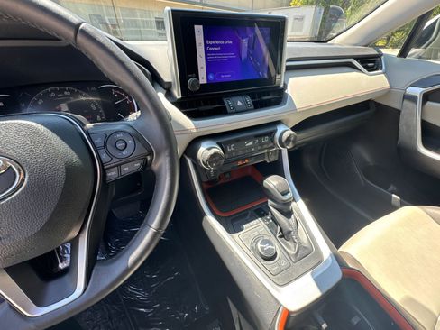 Used 2024 Toyota RAV4 Adventure image 29