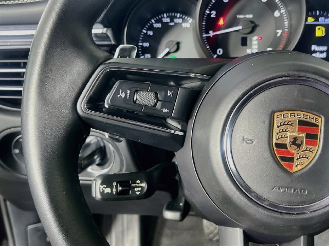 Used 2024 Porsche Macan AWD/4WD image 17