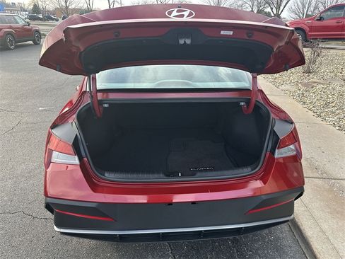 Used 2024 Hyundai Elantra SEL image 20