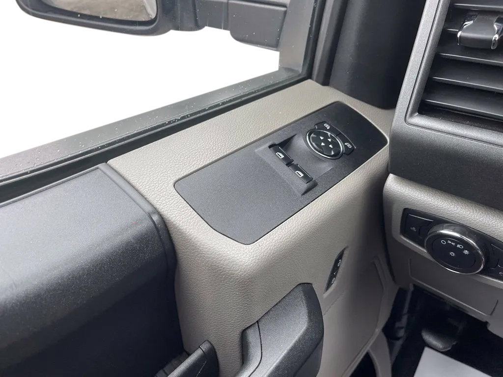 Used 2019 Ford F250 XL w/ Power Equipment Group AWD/4WD image 23