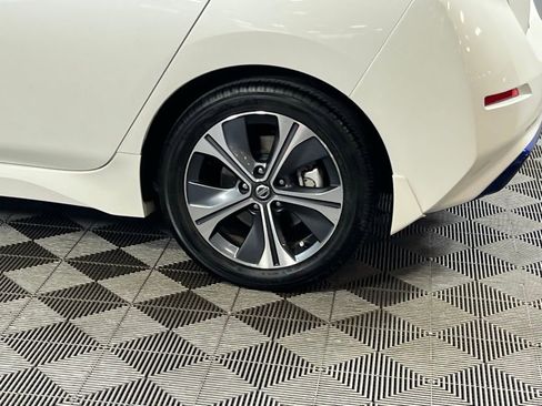 Used 2019 Nissan Leaf SL w/ SL Technology Package image 12