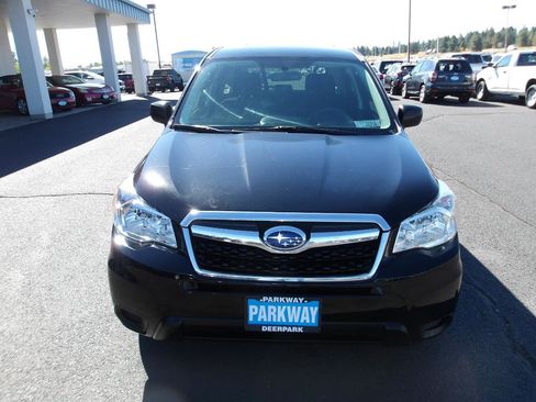 Used 2016 Subaru Forester 2.5i AWD/4WD image 8