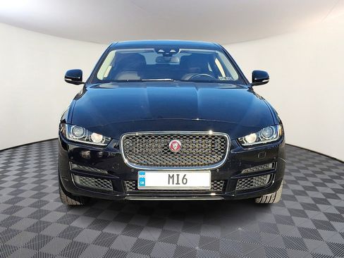 Used 2017 Jaguar XE Premium image 6
