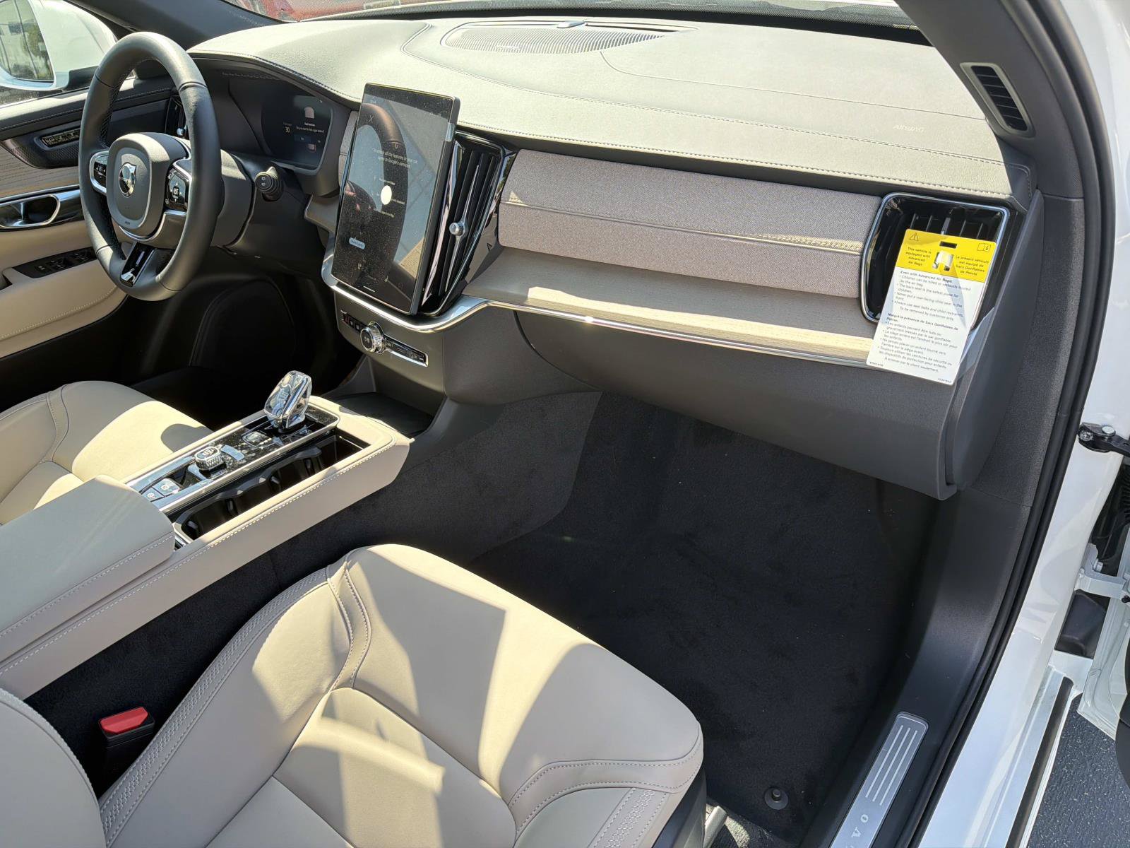 New 2027 Volvo XC90 B6 Plus AWD/4WD image 22