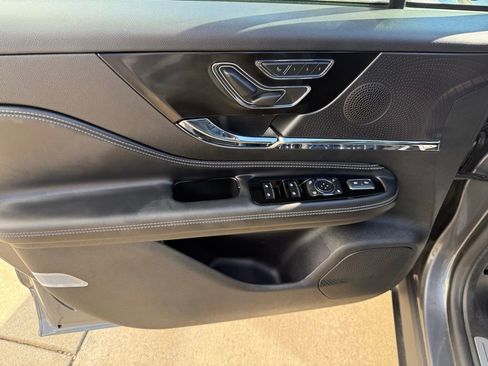 Used 2024 Lincoln Corsair AWD image 25