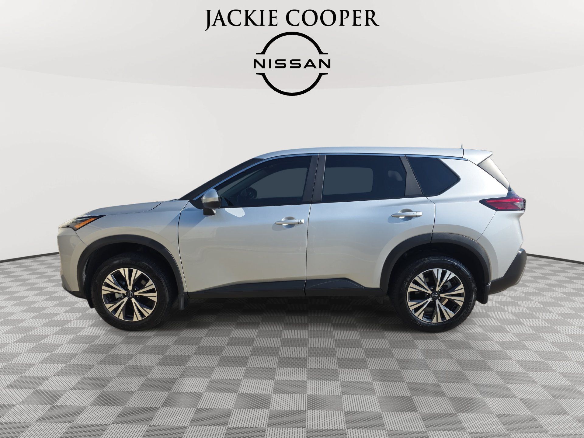 Used 2023 Nissan Rogue SV FWD image 8