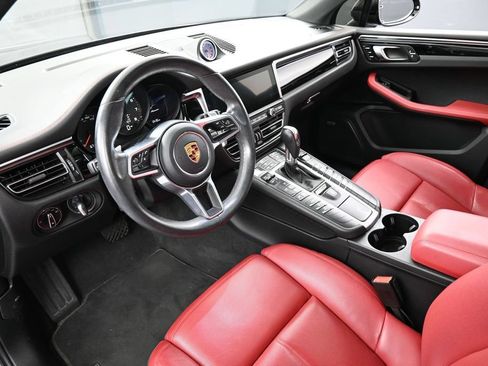 Certified 2020 Porsche Macan AWD/4WD image 4