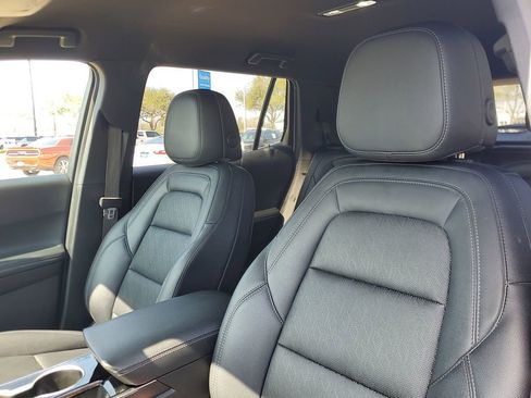 Used 2025 Chevrolet Equinox LT w/ Convenience Package II image 12