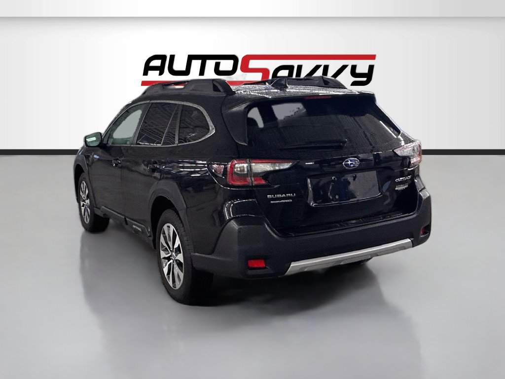 Used 2025 Subaru Outback Limited AWD/4WD image 5