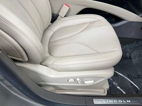 Used 2023 Lincoln Nautilus Reserve AWD/4WD image 26