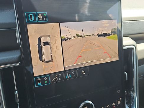 Used 2025 GMC Yukon Denali AWD/4WD image 18