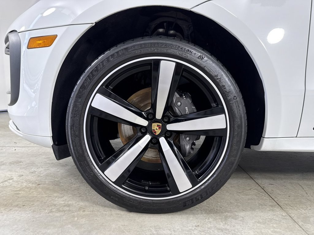 Certified 2024 Porsche Macan w/ Premium Plus Package AWD/4WD image 13
