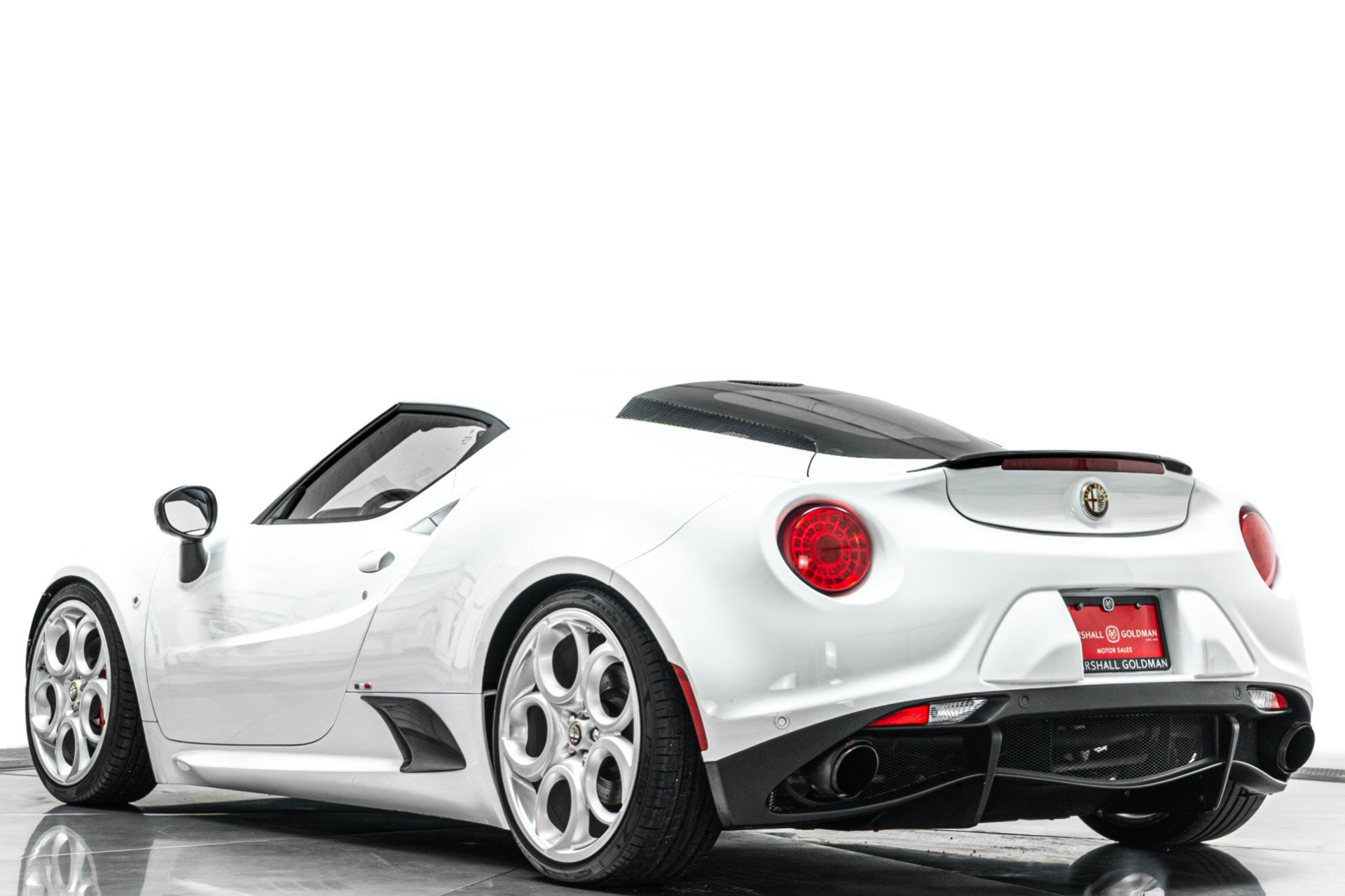 Used 2015 Alfa Romeo 4C Coupe w/ Leather Interior Group RWD image 30