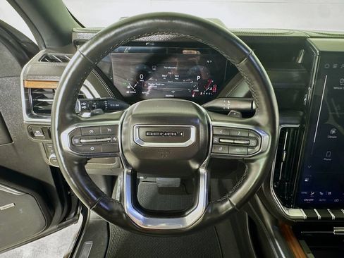 Certified 2025 GMC Yukon Denali AWD/4WD image 9