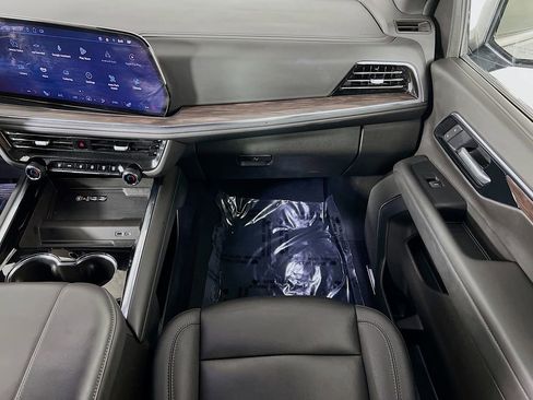 Used 2025 Chevrolet Tahoe LT image 23