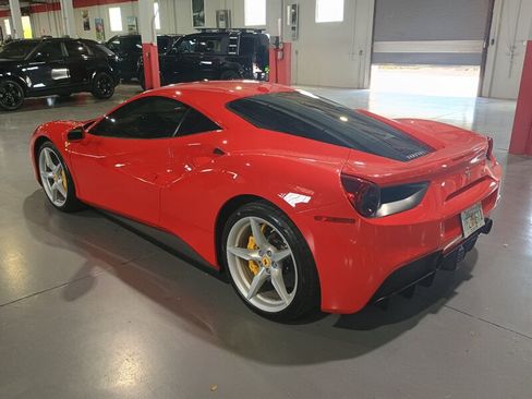 Used 2019 Ferrari 488 GTB RWD image 3