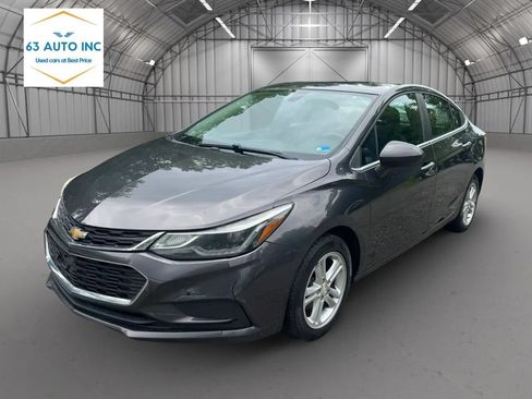 Used 2017 Chevrolet Cruze LT w/ Sun And Sound Package FWD image 1