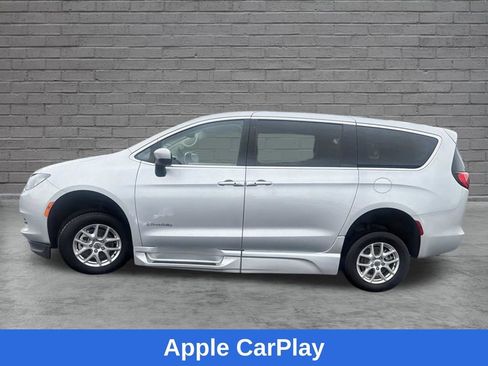 Used 2023 Chrysler Voyager LX FWD image 4