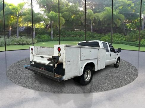 Used 2006 Ford F350 2WD Crew Cab DRW Super Duty image 5