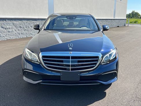 Used 2019 Mercedes-Benz E 300 4MATIC image 3