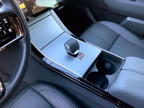 Used 2025 Land Rover Range Rover Velar S image 15