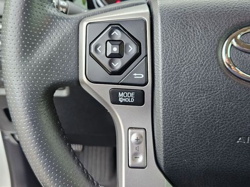 Used 2018 Toyota 4Runner SR5 Premium AWD/4WD image 12