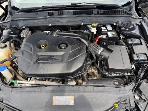 Used 2017 Ford Fusion SE w/ Equipment Group 202A AWD/4WD image 11