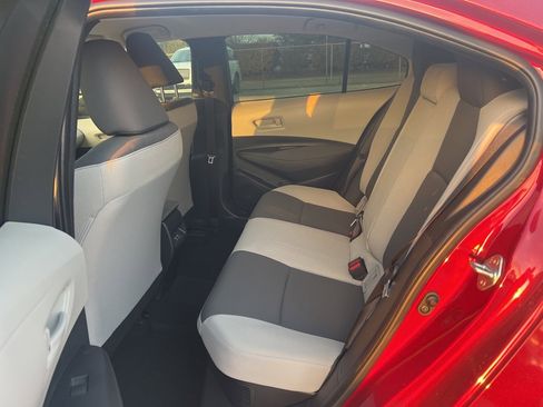 Used 2025 Toyota Corolla LE image 12